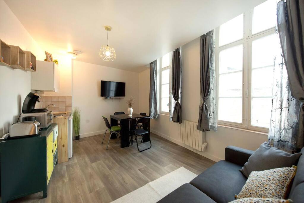 Le Castille Centre Gare Wifi Et Parking Gratuit Apartment Amiens Exterior foto